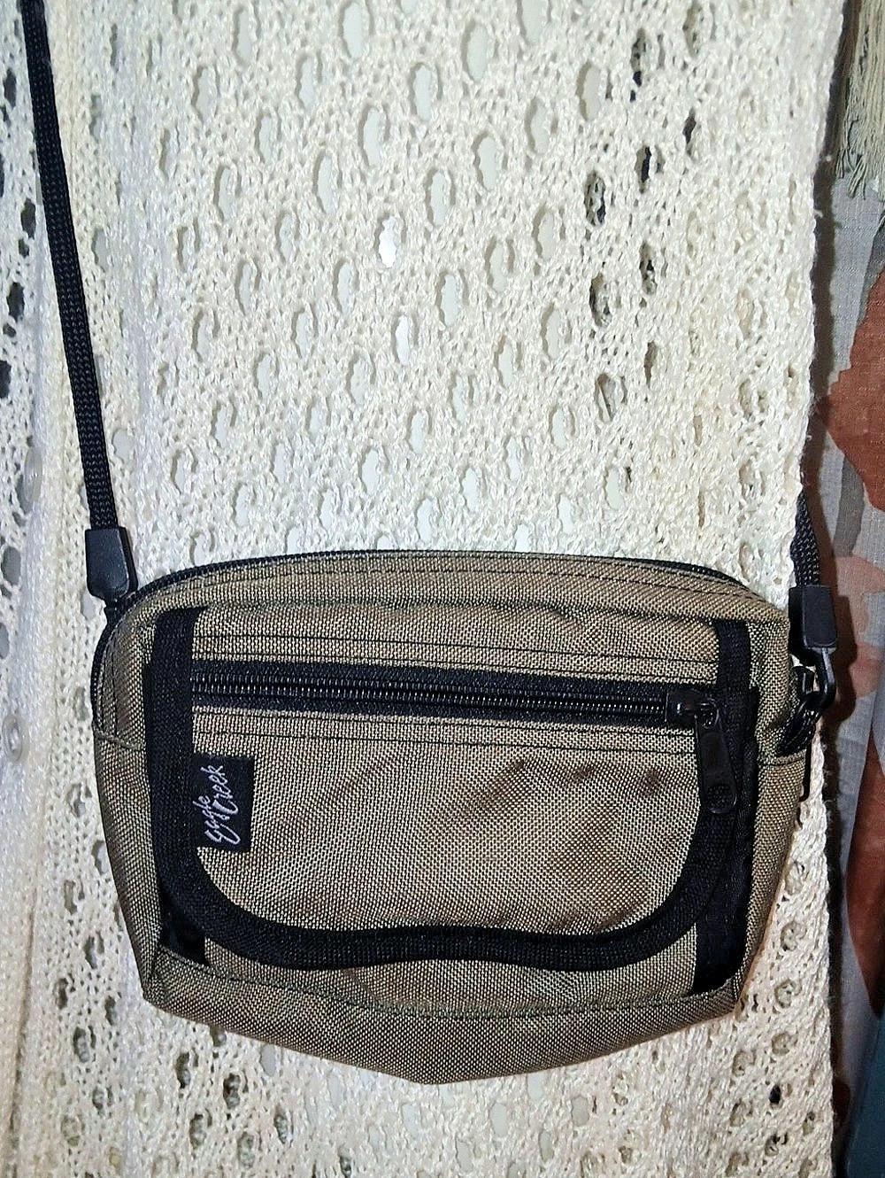 Eagle Creek Stash RFID Crossbody Bag in Brown & Black